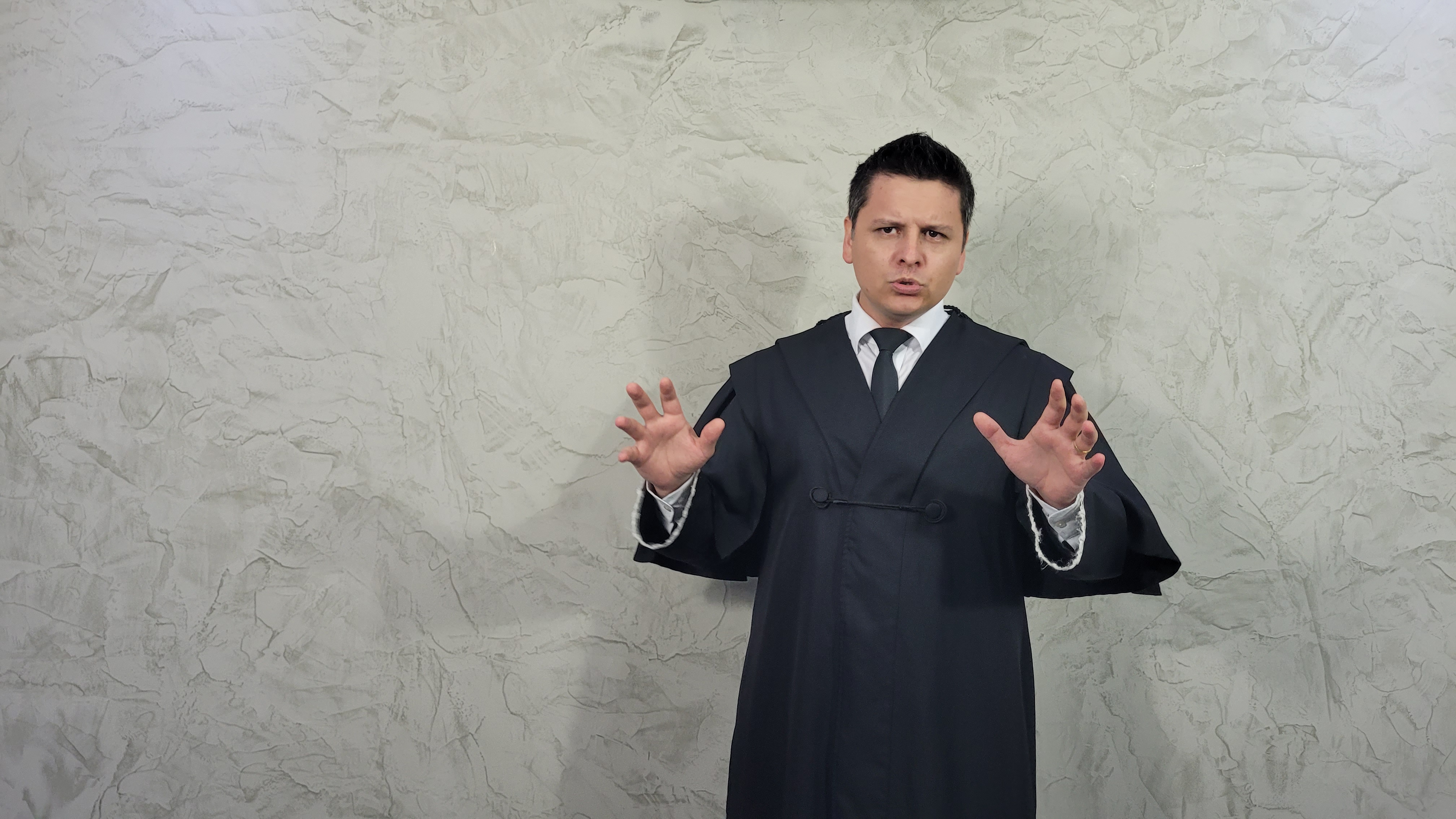 Dr. William Oliveira ensinando técnicas de audiência criminal